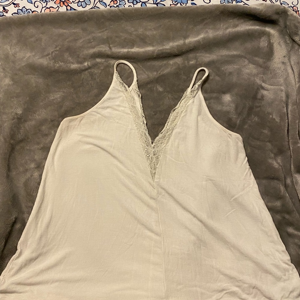 American Eagle white flowy top